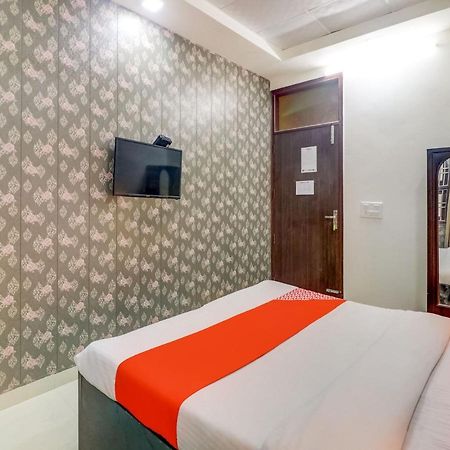 Oyo 74060 Taj Residency Otel Yeni Delhi Dış mekan fotoğraf