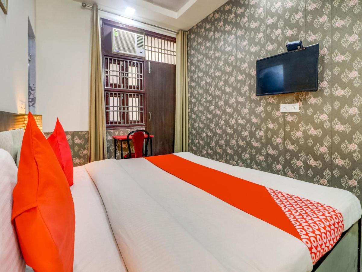 Oyo 74060 Taj Residency Otel Yeni Delhi Dış mekan fotoğraf