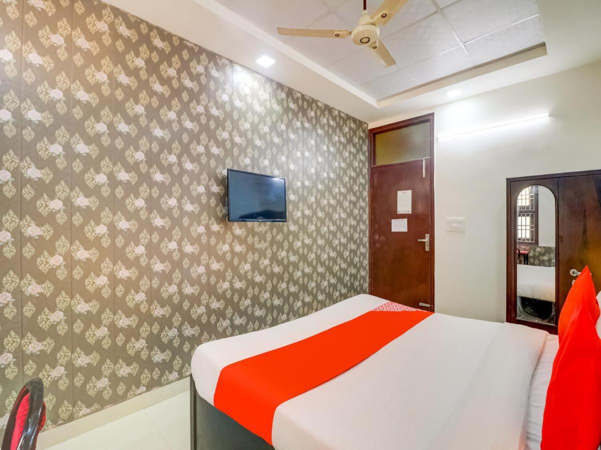 Oyo 74060 Taj Residency Otel Yeni Delhi Dış mekan fotoğraf